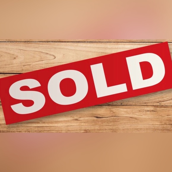 Bumble and bumble Other - Bumble and Bumble Thickening Volume Shampoo SOLD